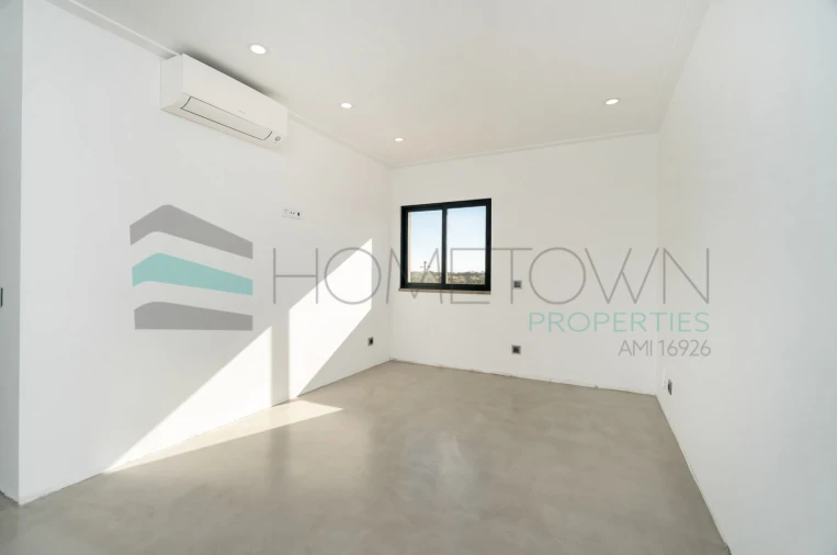 Moradia T5 para Venda em Quarteira Foto 37