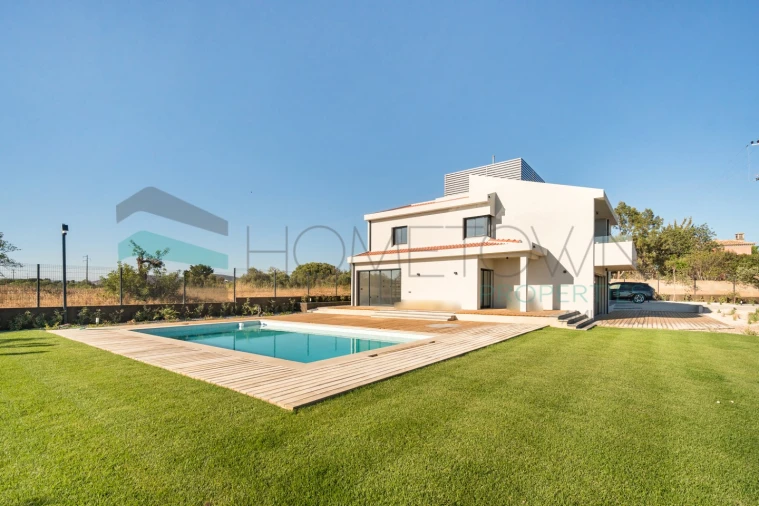 Moradia T5 para Venda em Quarteira Foto 41