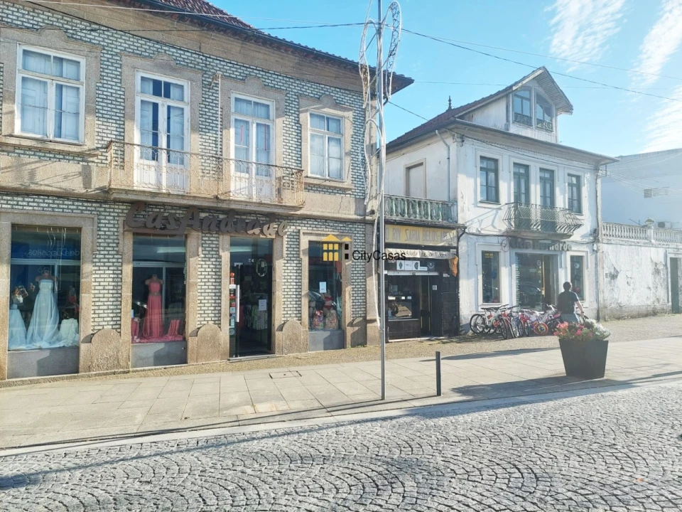 Prédio para Venda em Paredes Foto 2