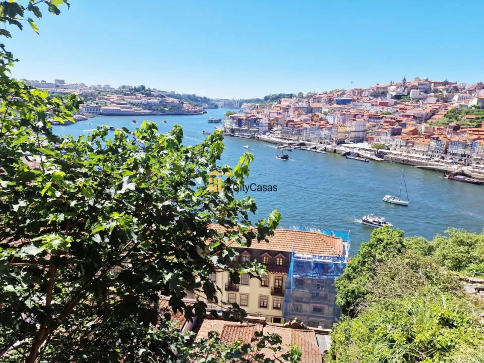Moradia T2 para Venda em Santa Marinha e São Pedro da Afurada Foto 1