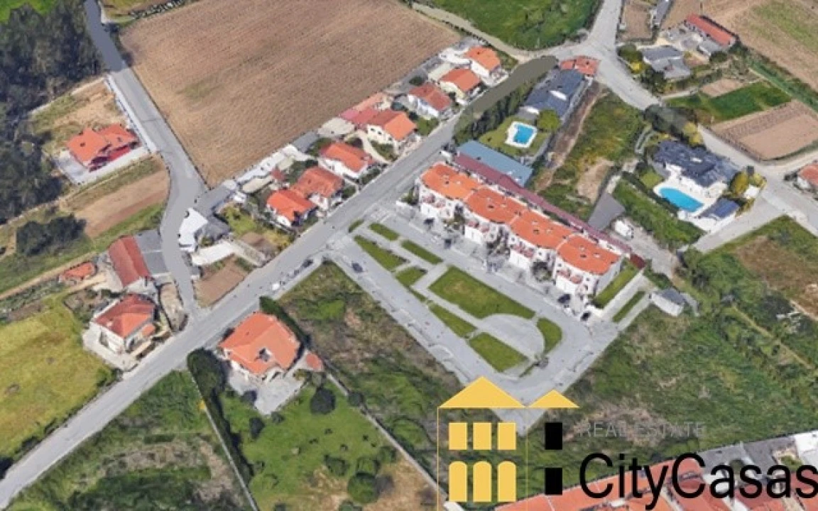 Terreno para Venda em Castêlo da Maia Foto 1