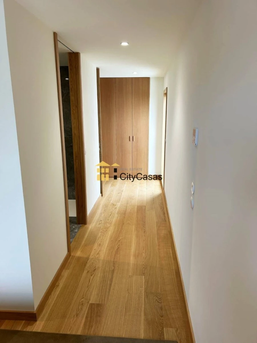 Apartamento T1 para Venda em Cedofeita, Santo Ildefonso, Sé, Miragaia, São Nicolau e Vitória Foto 4