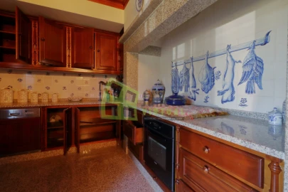 Moradia T5 para Venda em Barqueiros