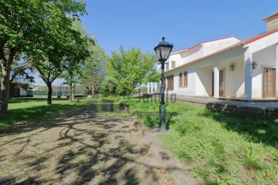 Moradia T5 para Venda em Barqueiros