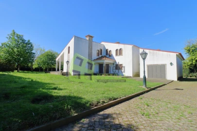 Moradia T5 para Venda em Barqueiros