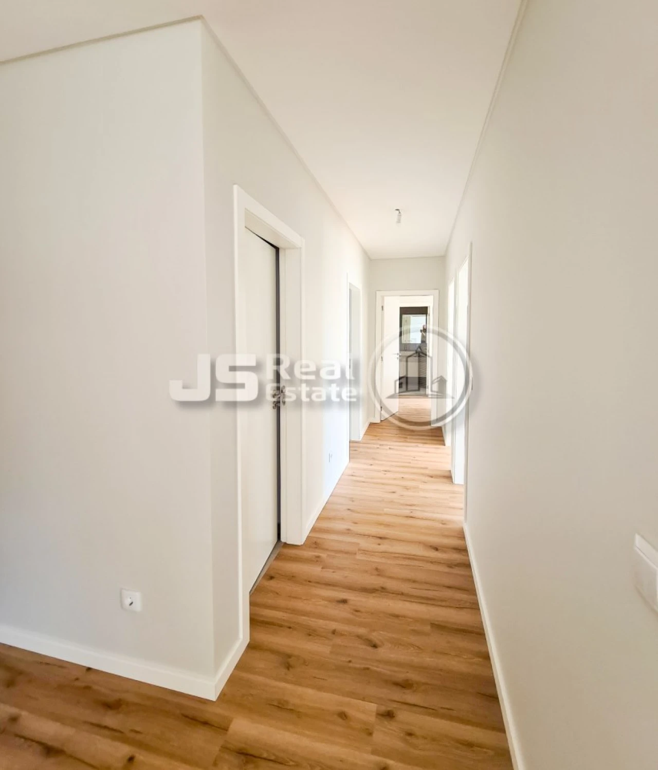 Apartamento T3 para Venda em Estreito de Camara de Lobos Foto 7