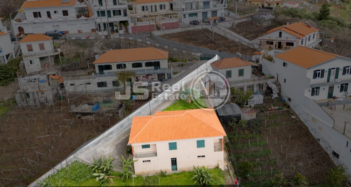 Moradia T3 para Venda em Estreito de Camara de Lobos Foto 4