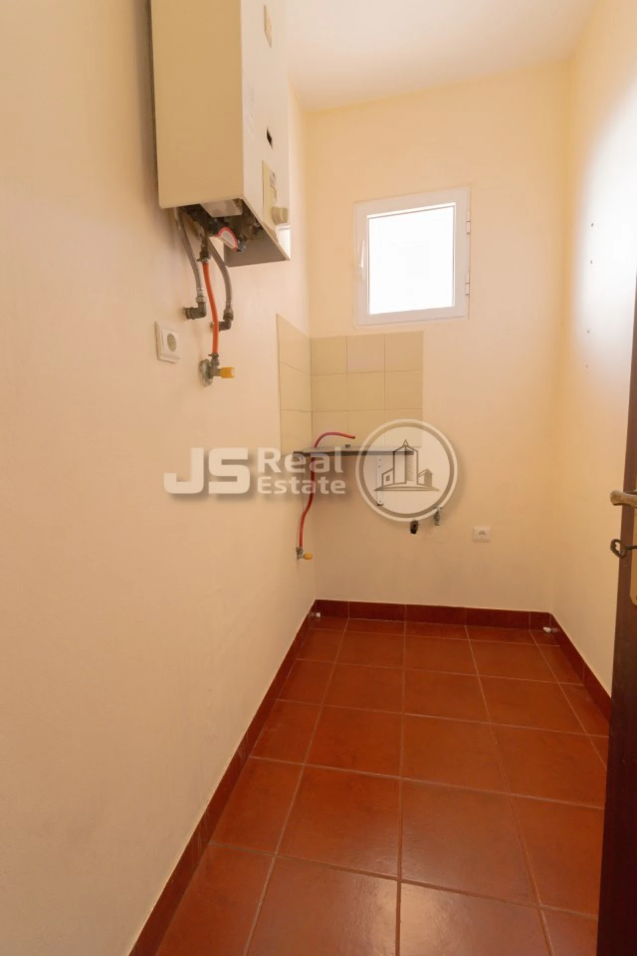 Moradia T3 para Venda em Estreito de Camara de Lobos Foto 12