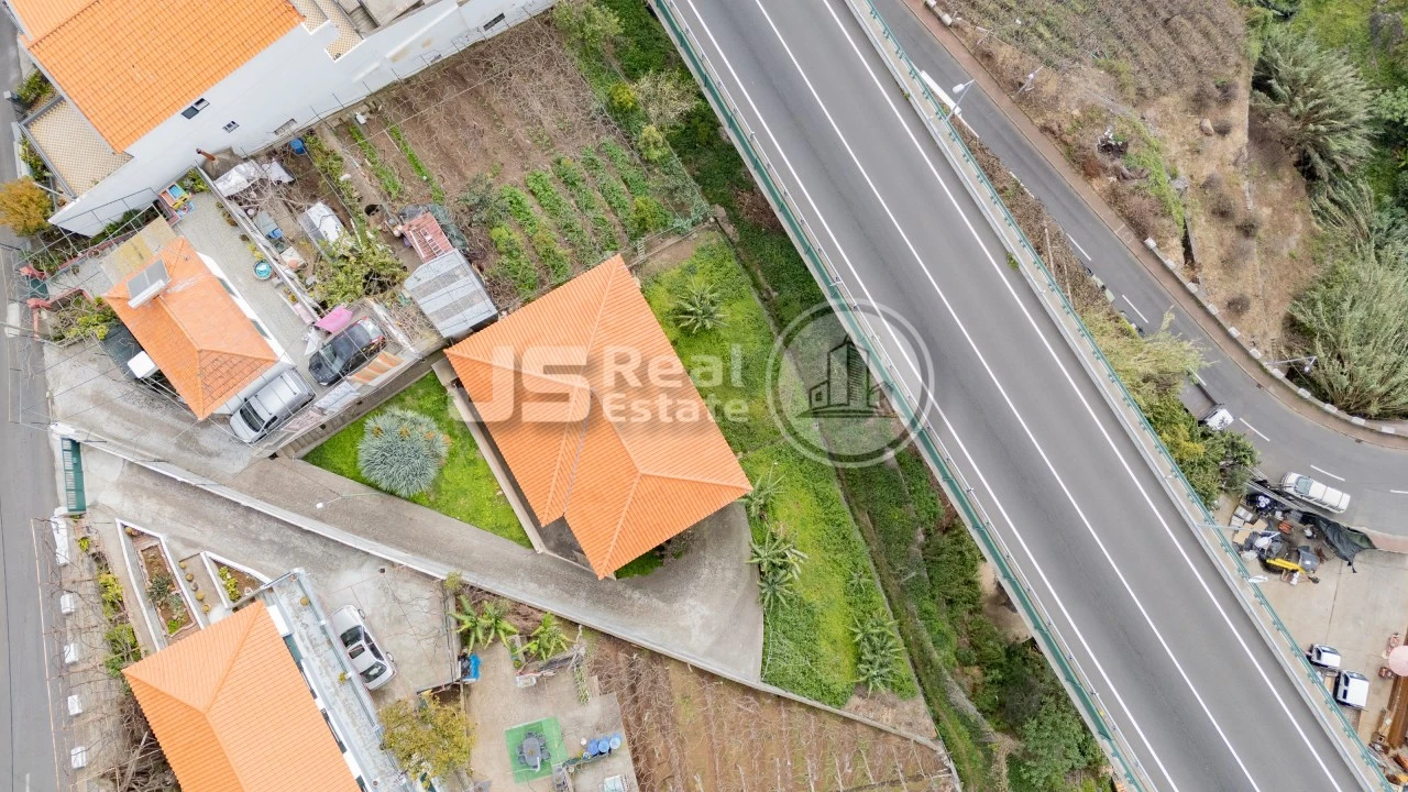 Moradia T3 para Venda em Estreito de Camara de Lobos Foto 28