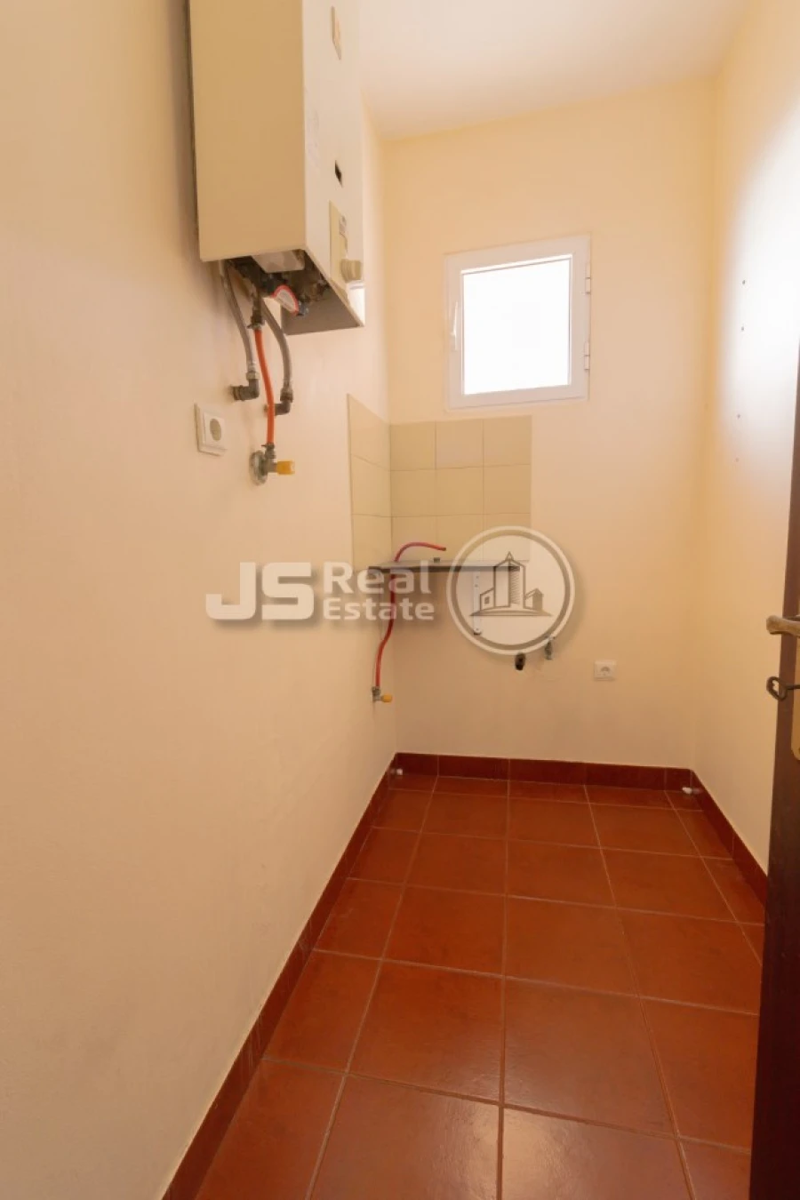 Moradia T3 para Venda em Estreito de Camara de Lobos Foto 12