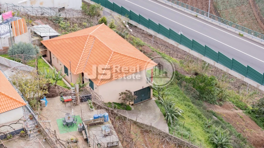 Moradia T3 para Venda em Estreito de Camara de Lobos Foto 30