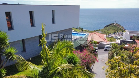 Moradia T3 para Venda em Caniço