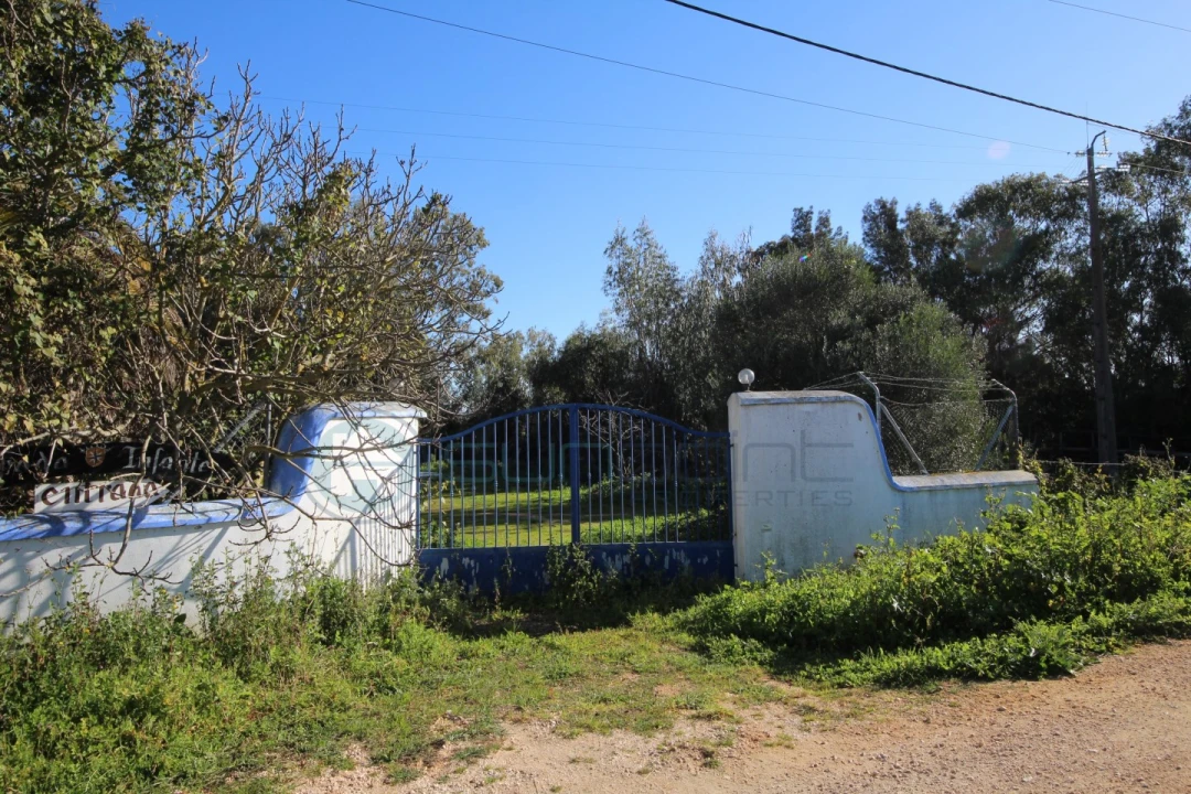 Moradia T6 para Venda em Odiaxere Foto 3