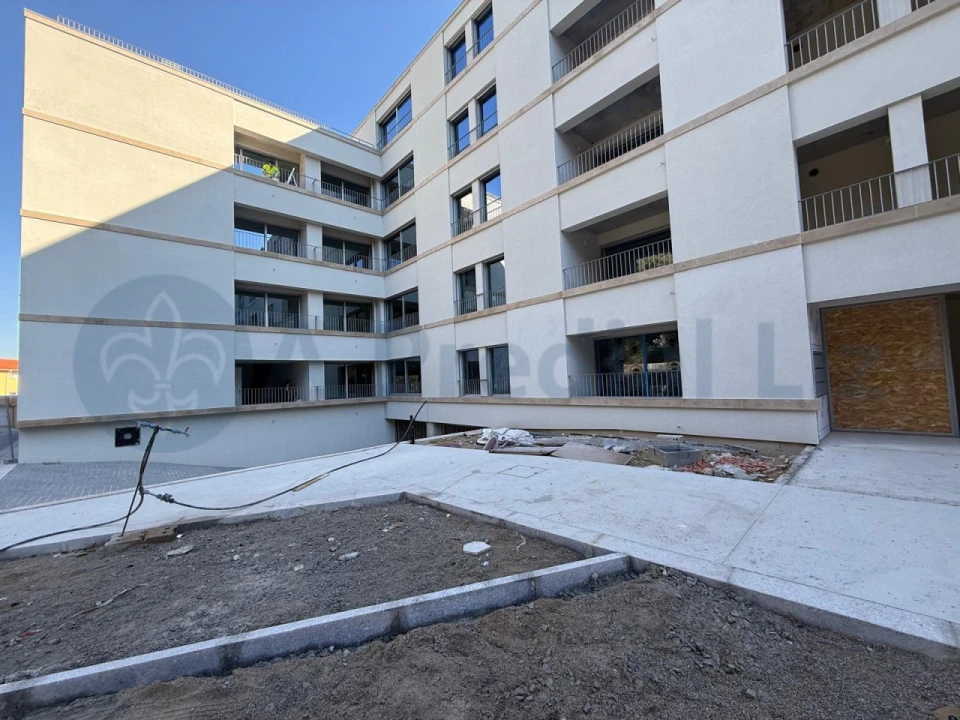 Apartamento T1 para Venda em Paranhos Foto 4
