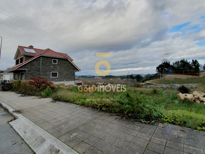 Terreno para Venda em Paredes Foto 3