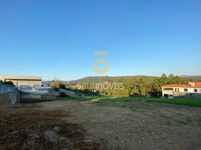 Terreno para Venda em Carregosa Foto 2