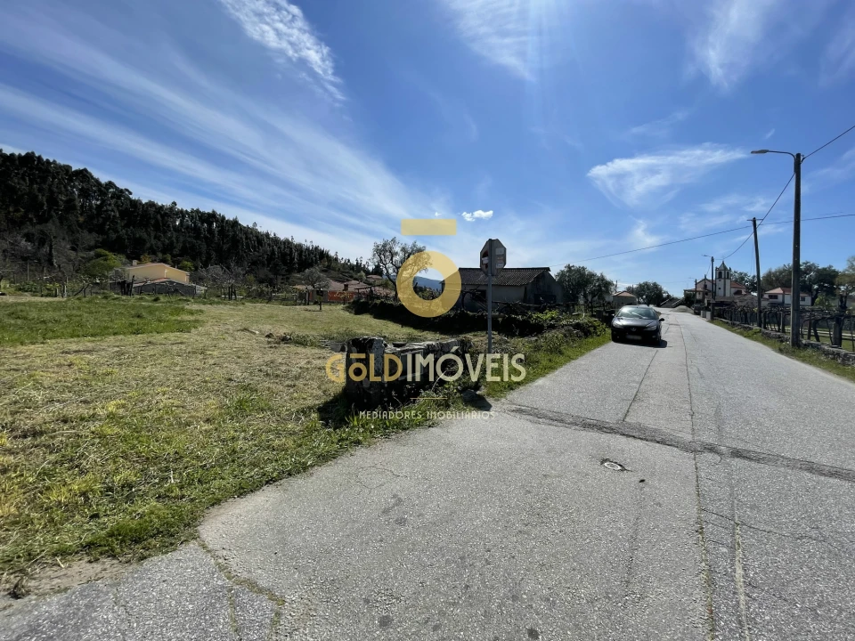Terreno para Venda em Fornelos Foto 3