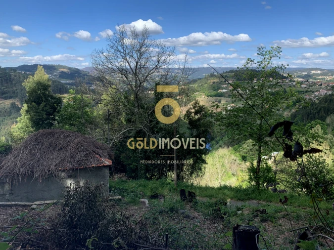 Moradia T0 para Venda em Souselo Foto 8