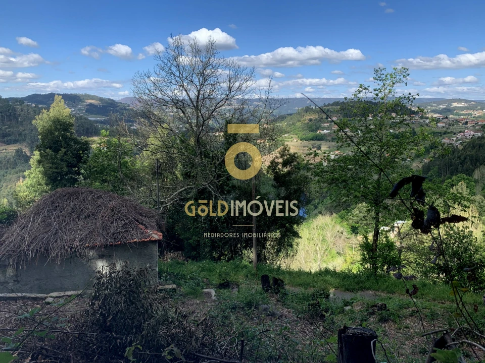 Moradia T0 para Venda em Souselo Foto 8