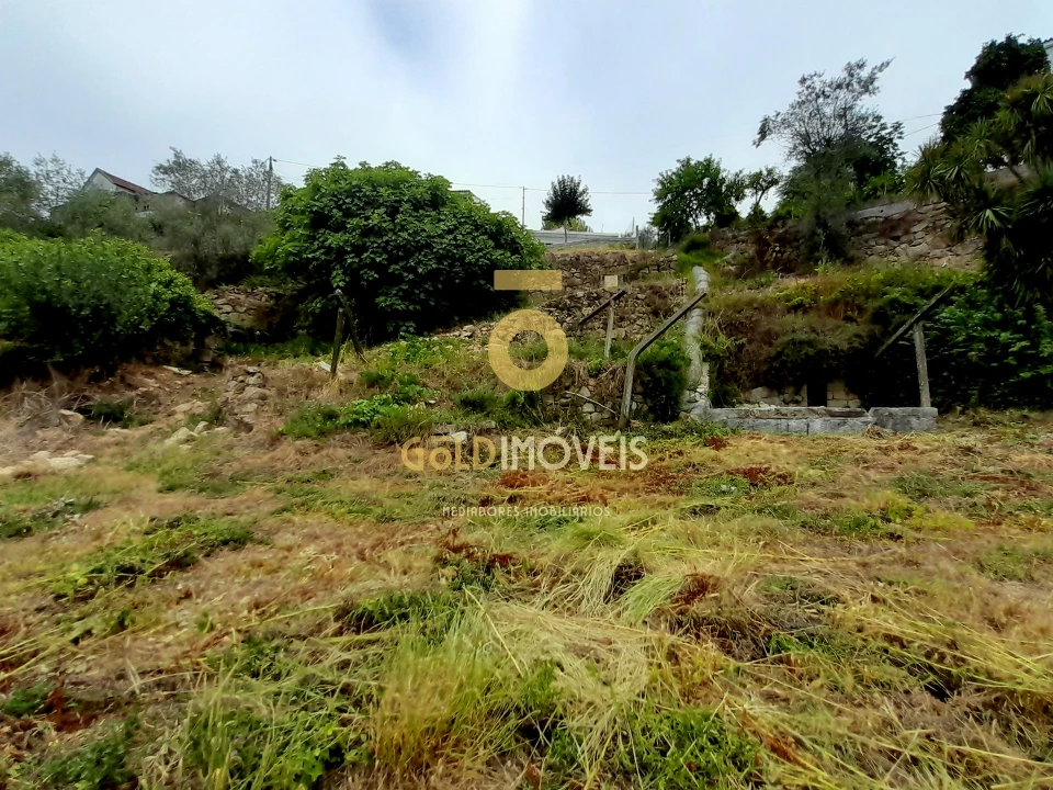 Moradia T0 para Venda em Souselo Foto 10