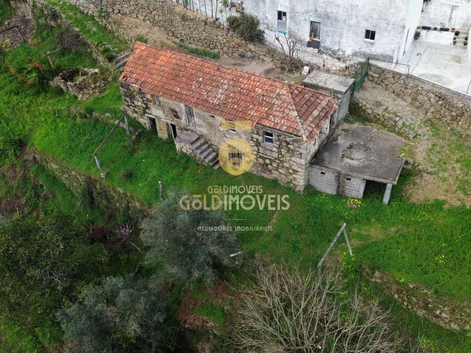 Moradia T0 para Venda em Souselo Foto 3