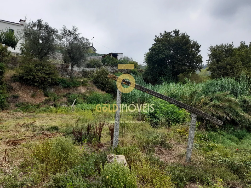 Moradia T0 para Venda em Souselo Foto 23