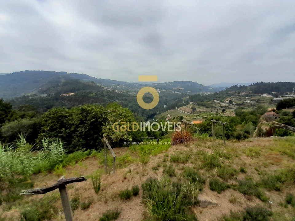 Moradia T0 para Venda em Souselo Foto 2