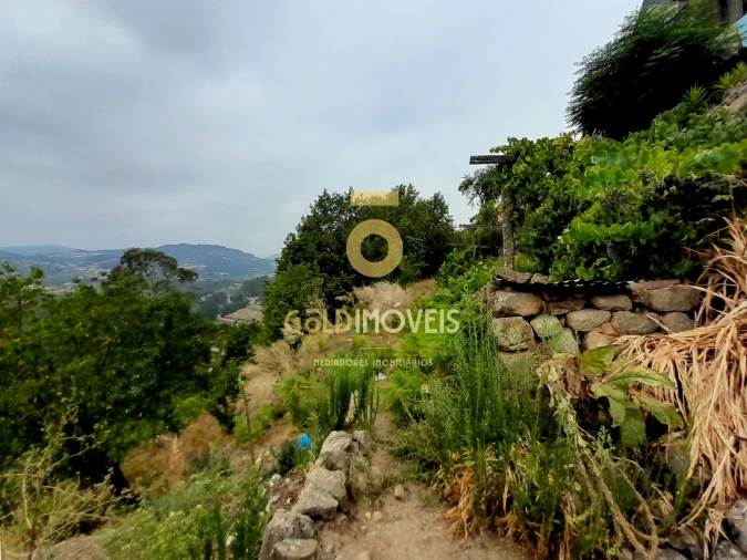 Moradia T0 para Venda em Souselo Foto 5