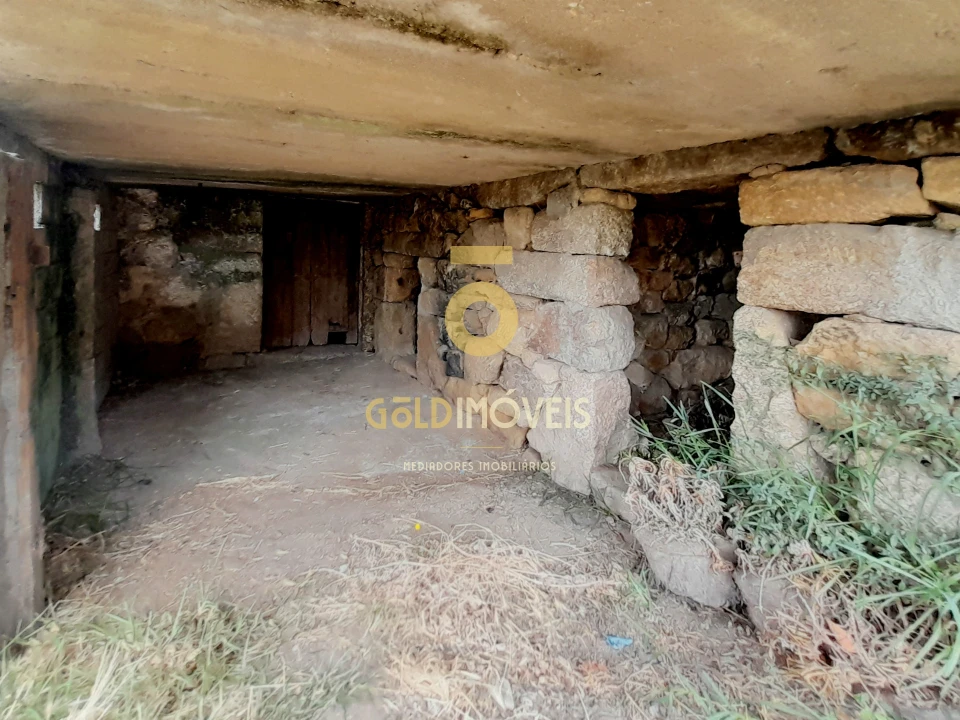 Moradia T0 para Venda em Souselo Foto 8