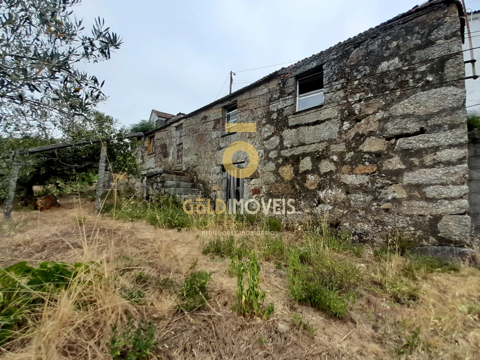 Moradia T0 para Venda em Souselo Foto 6