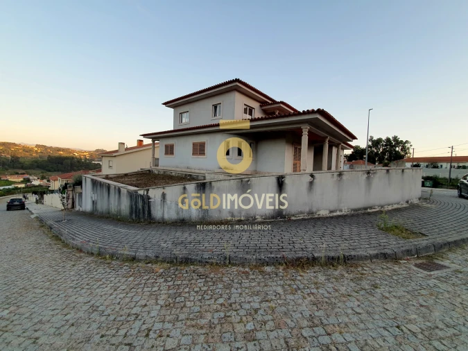 Terreno para Venda em Figueiró (Santiago e Santa Cristina)