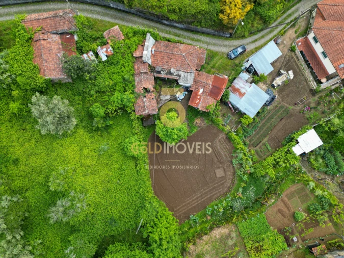 Moradia T0 para Venda em Santa Maria de Sardoura Foto 2