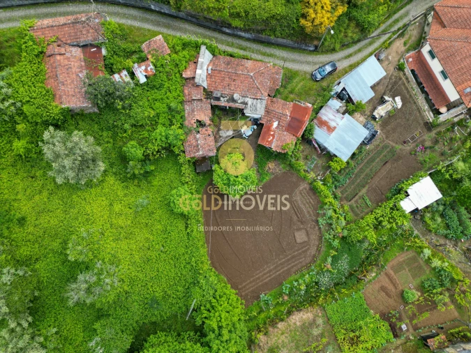 Moradia T0 para Venda em Santa Maria de Sardoura Foto 1