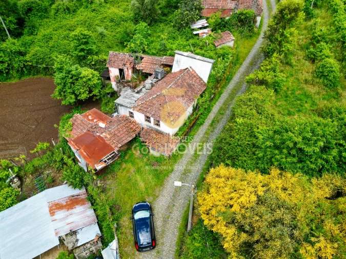 Moradia T0 para Venda em Santa Maria de Sardoura Foto 3