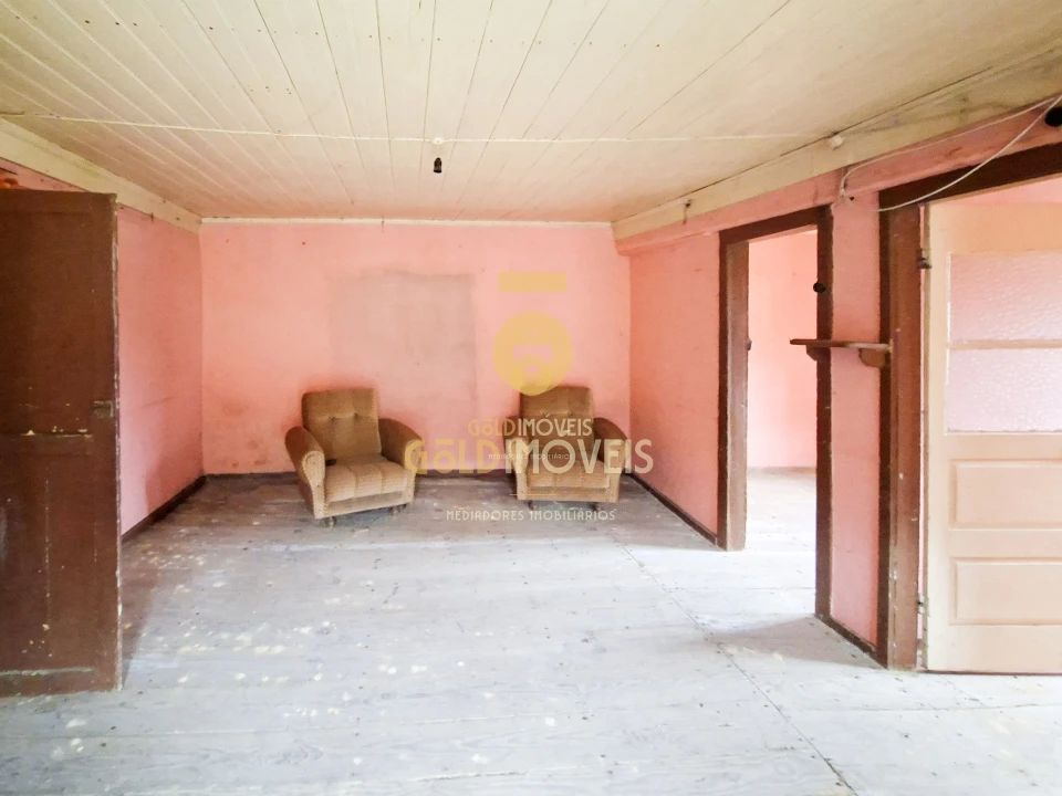 Moradia T0 para Venda em Santa Maria de Sardoura Foto 6