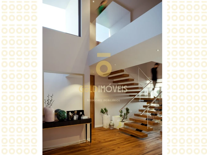 Moradia T4 para Venda em Silvalde Foto 8