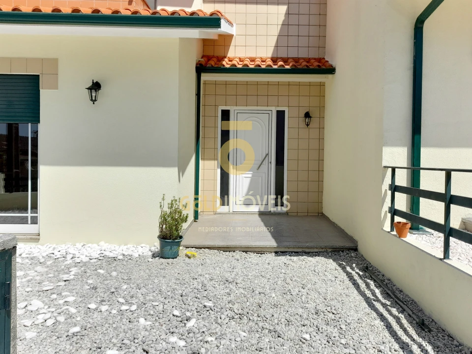 Moradia T3 para Venda em Branca Foto 2