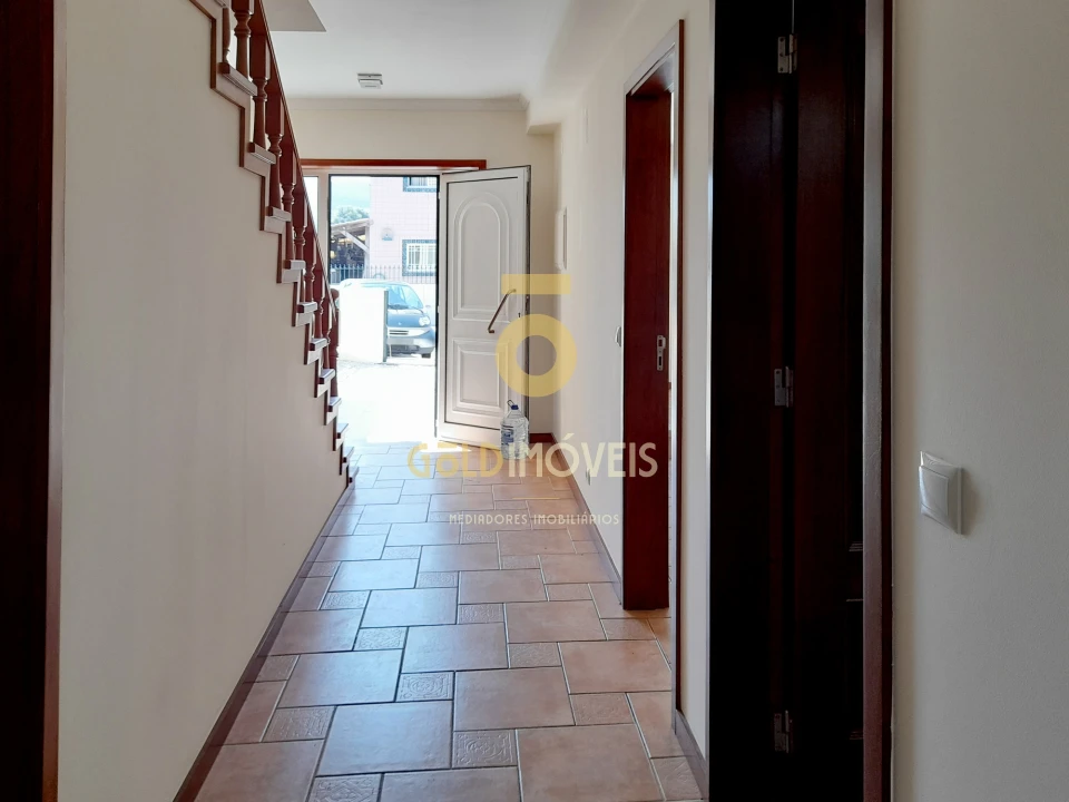 Moradia T3 para Venda em Branca Foto 36