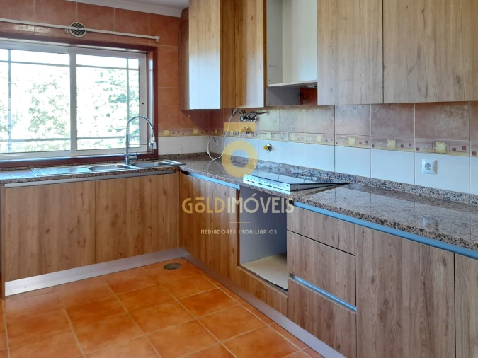 Moradia T3 para Venda em Branca Foto 13