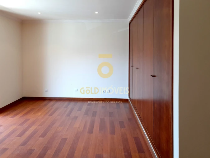 Moradia T3 para Venda em Branca Foto 33