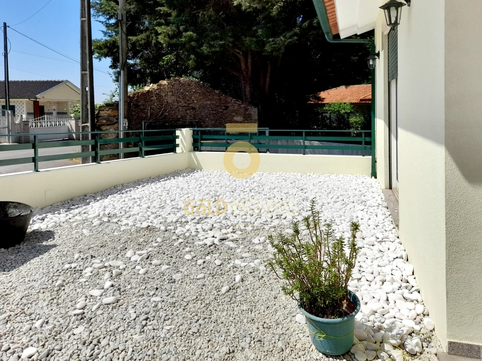 Moradia T3 para Venda em Branca Foto 37