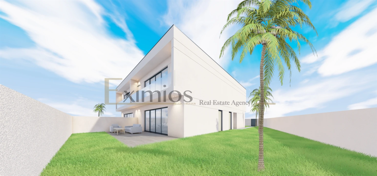 Moradia T4 para Venda em Arvore Foto 2