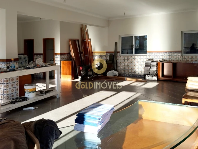 Loja para Venda em Nespereira