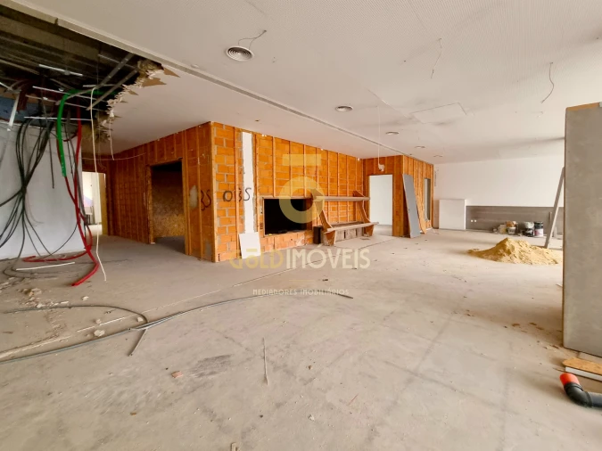 Loja para Venda em Santa Maria da Feira, Travanca, Sanfins e Espargo Foto 4