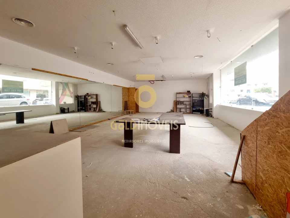 Loja para Venda em Santa Maria da Feira, Travanca, Sanfins e Espargo Foto 8