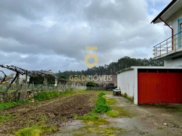 Moradia T7 para Venda em Argoncilhe