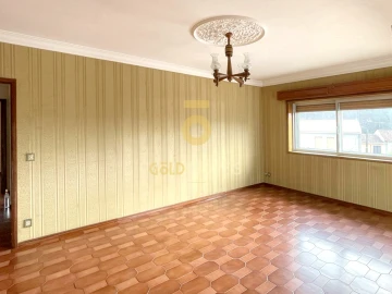 Moradia T7 para Venda em Argoncilhe