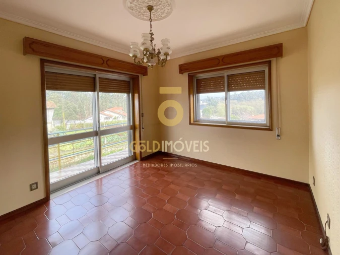 Moradia T7 para Venda em Argoncilhe Foto 18