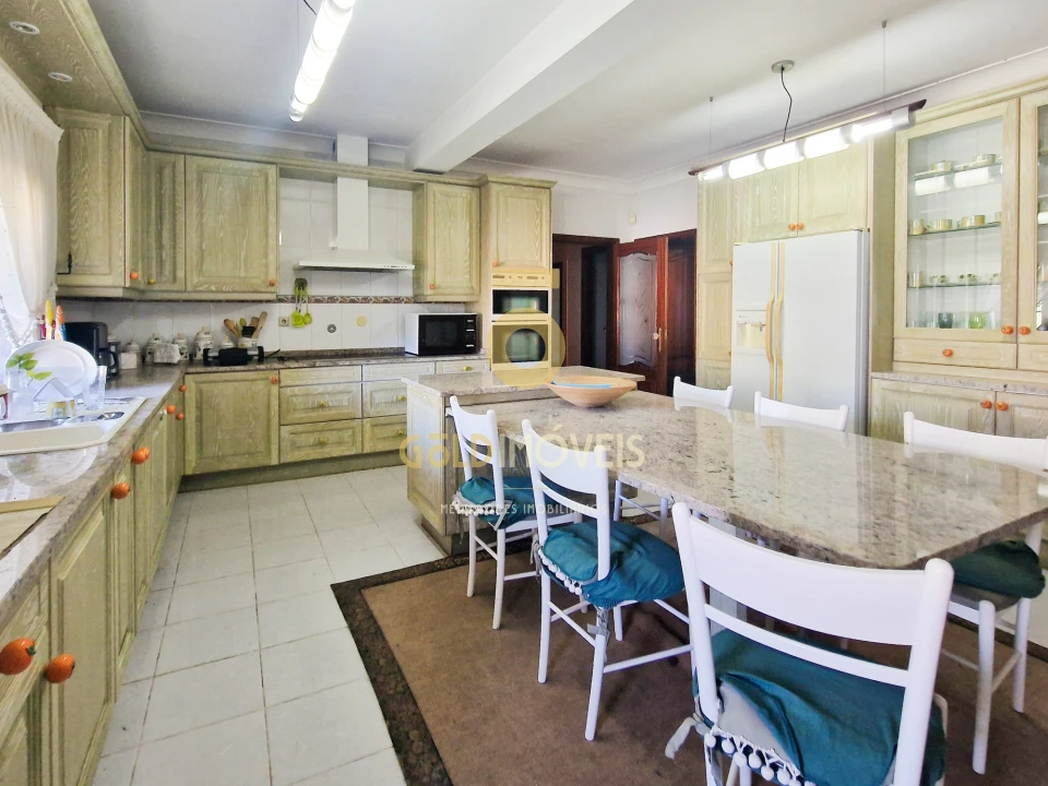 Moradia T6 para Venda em Abragão Foto 9