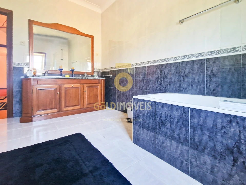 Moradia T6 para Venda em Abragão Foto 19